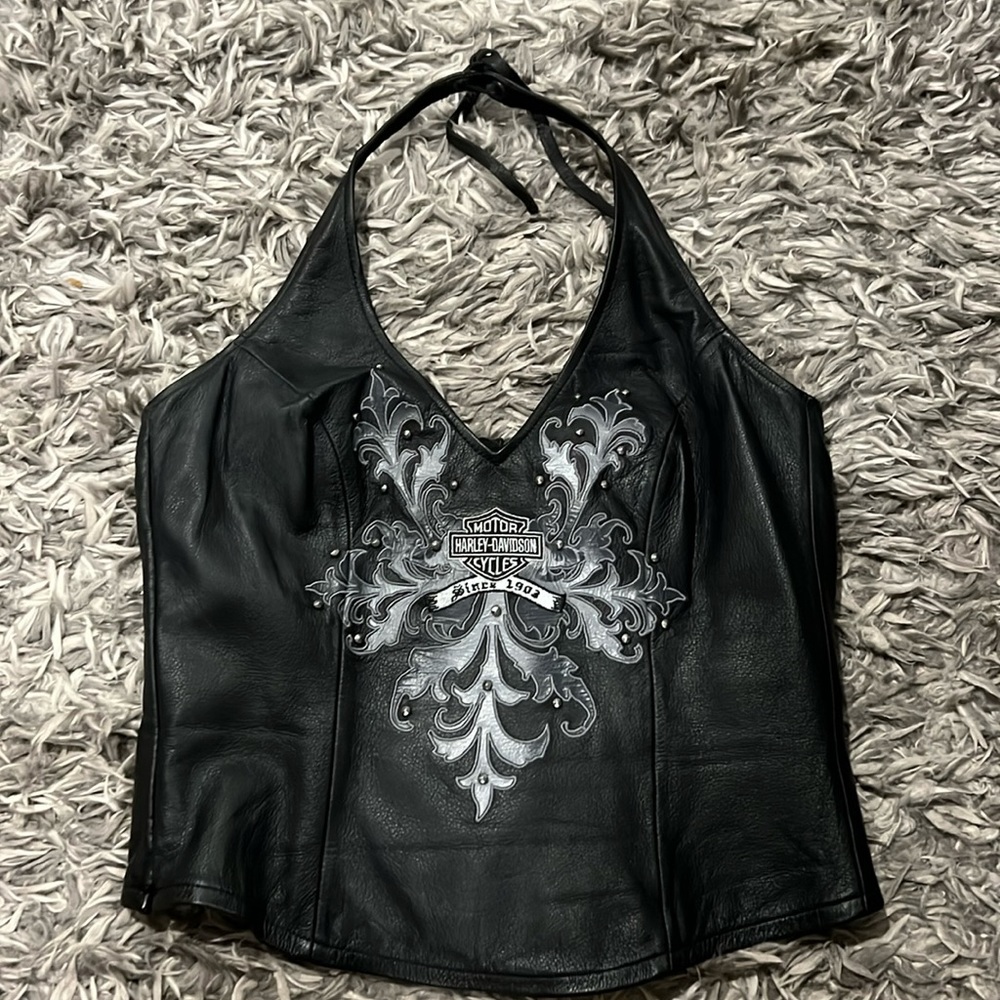 Like new leather Harley Davidson top. M